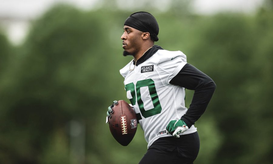 Breece Hall 2022 Fantasy Outlook: Don't Shy Away From the Talent Because He  Plays for the Jets - Roto Street Journal