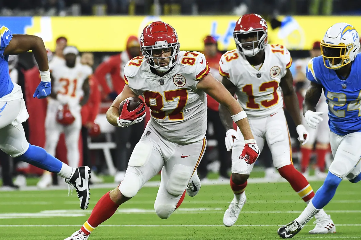 How to Draft From the 11 Spot in 2023 Fantasy Football (Half-PPR) - Roto  Street Journal