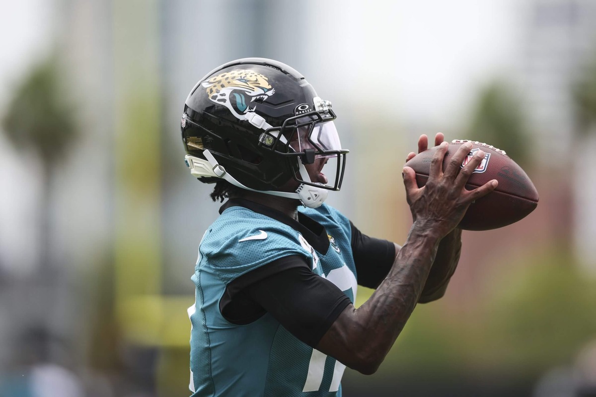 NFL Training Camp News Travis Hunter Offense Defense