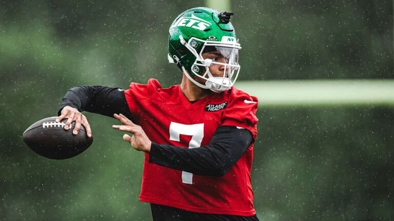 2025 NFL Training Camp News Tracker (7/24): Justin Fields Injury